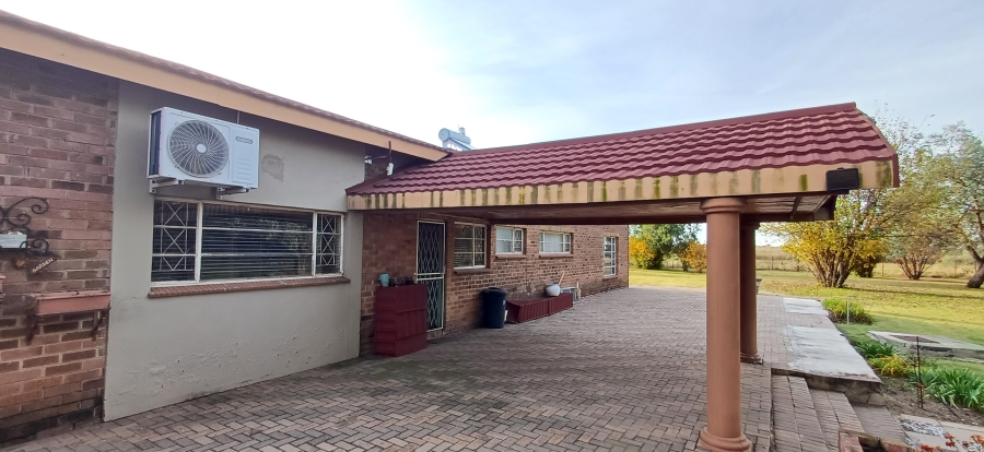 7 Bedroom Property for Sale in Harpington A H North West